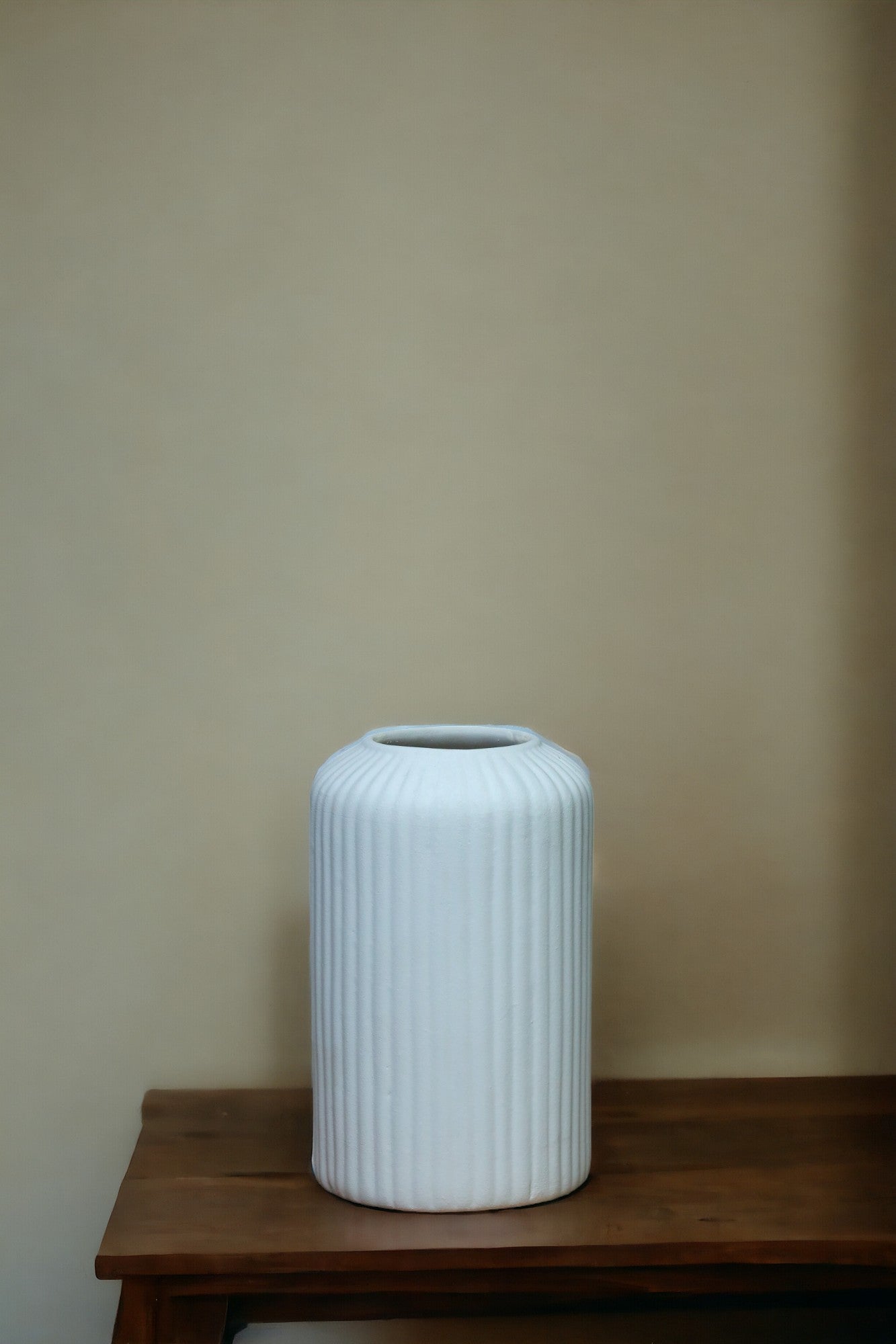 Vibrant White Flower Vase for Flowers or Pampas