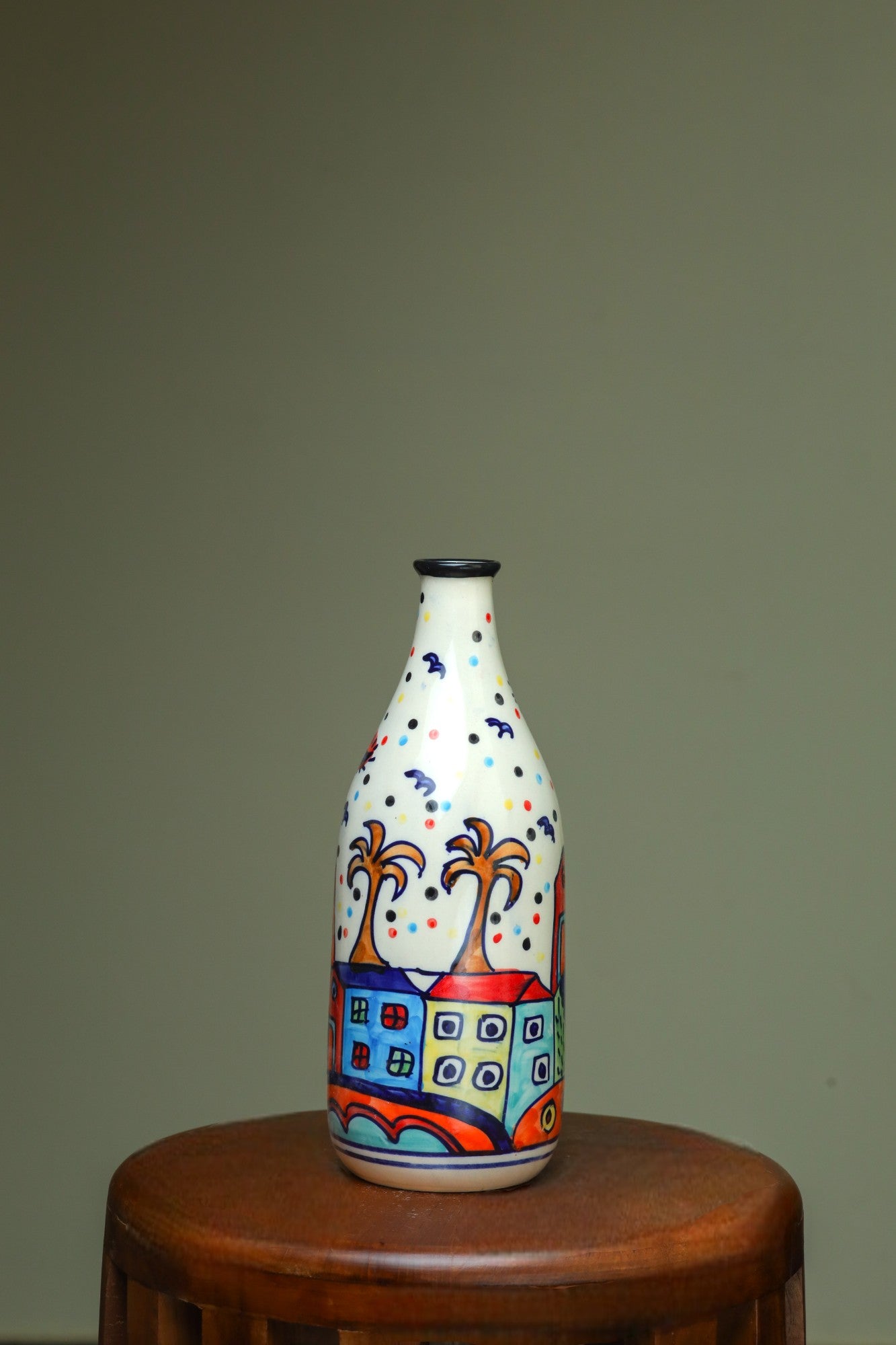 Classic Vibrant Art Crafted Flower Vase