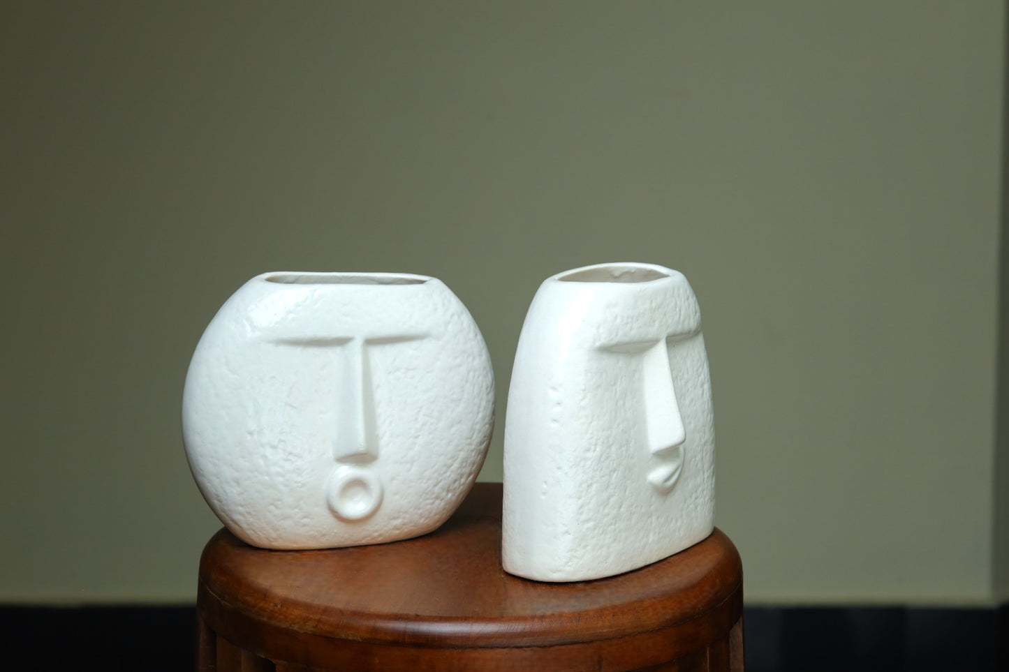 Face shaped White Vase - Set of 2