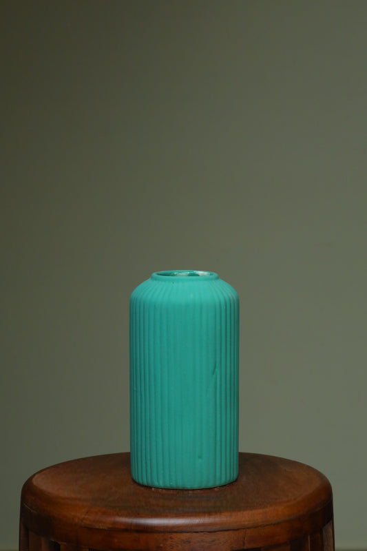 Vibrant Green Flower Vase for Flowers or Pampas