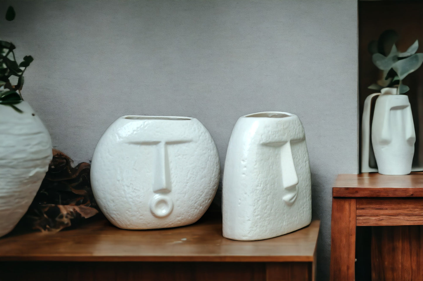 Face shaped White Vase - Set of 2