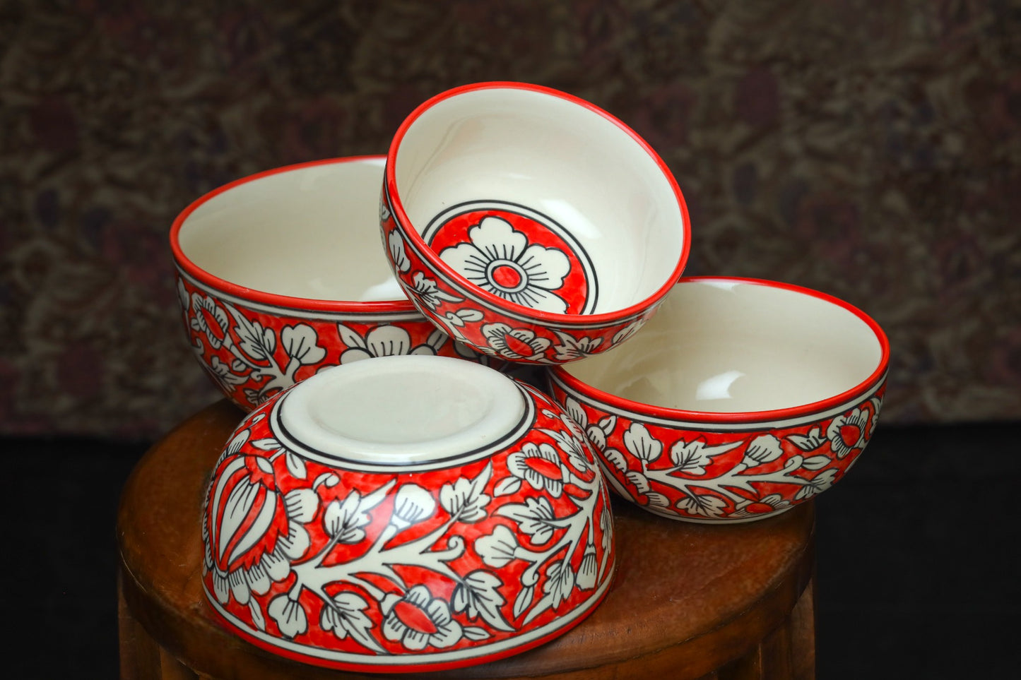 Red bowls with floral pattern - Set of 4