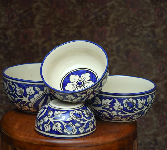 Blue bowls with floral pattern - Set of 4