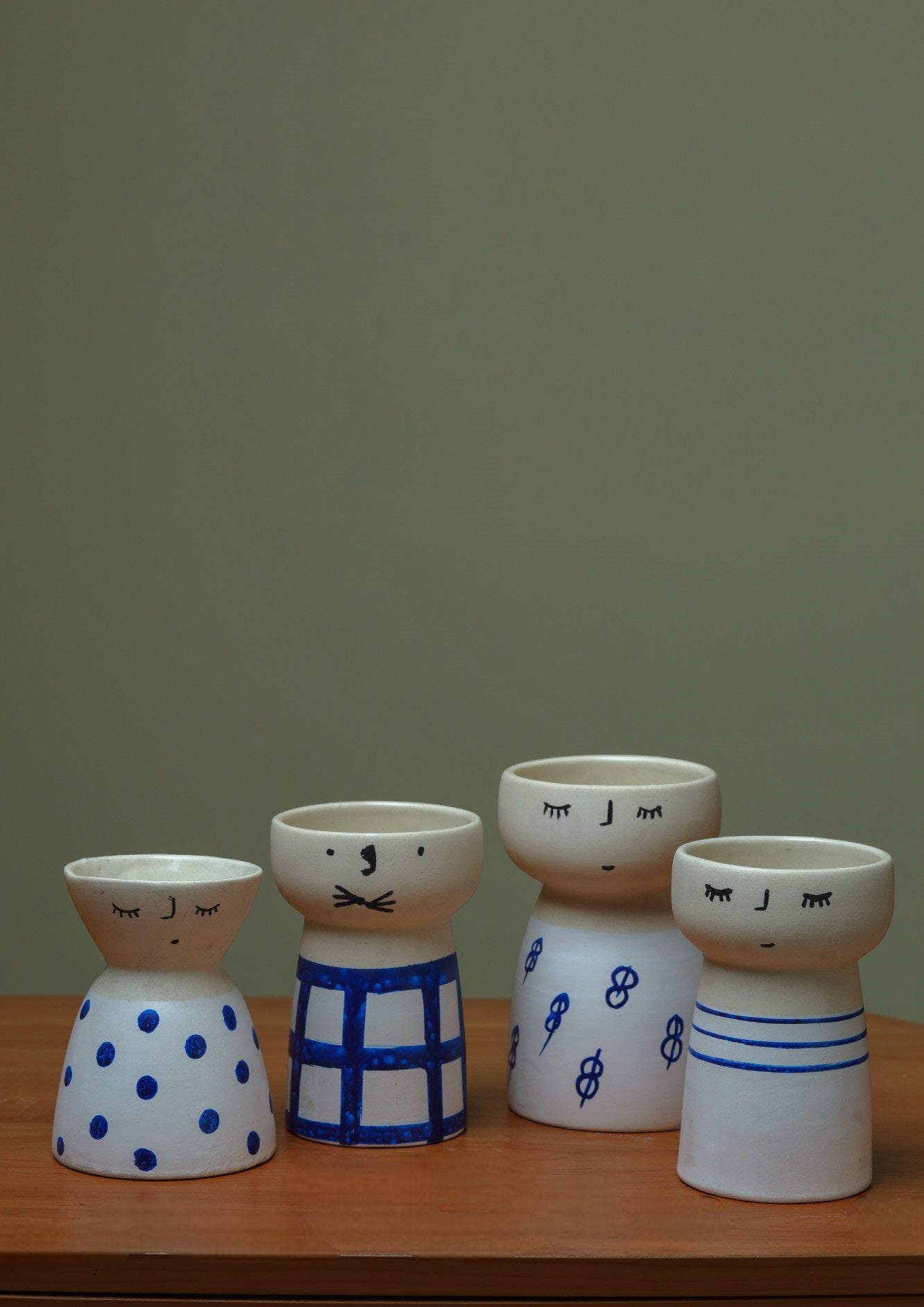 Set of 4 - Cute vase for pampas and flowers